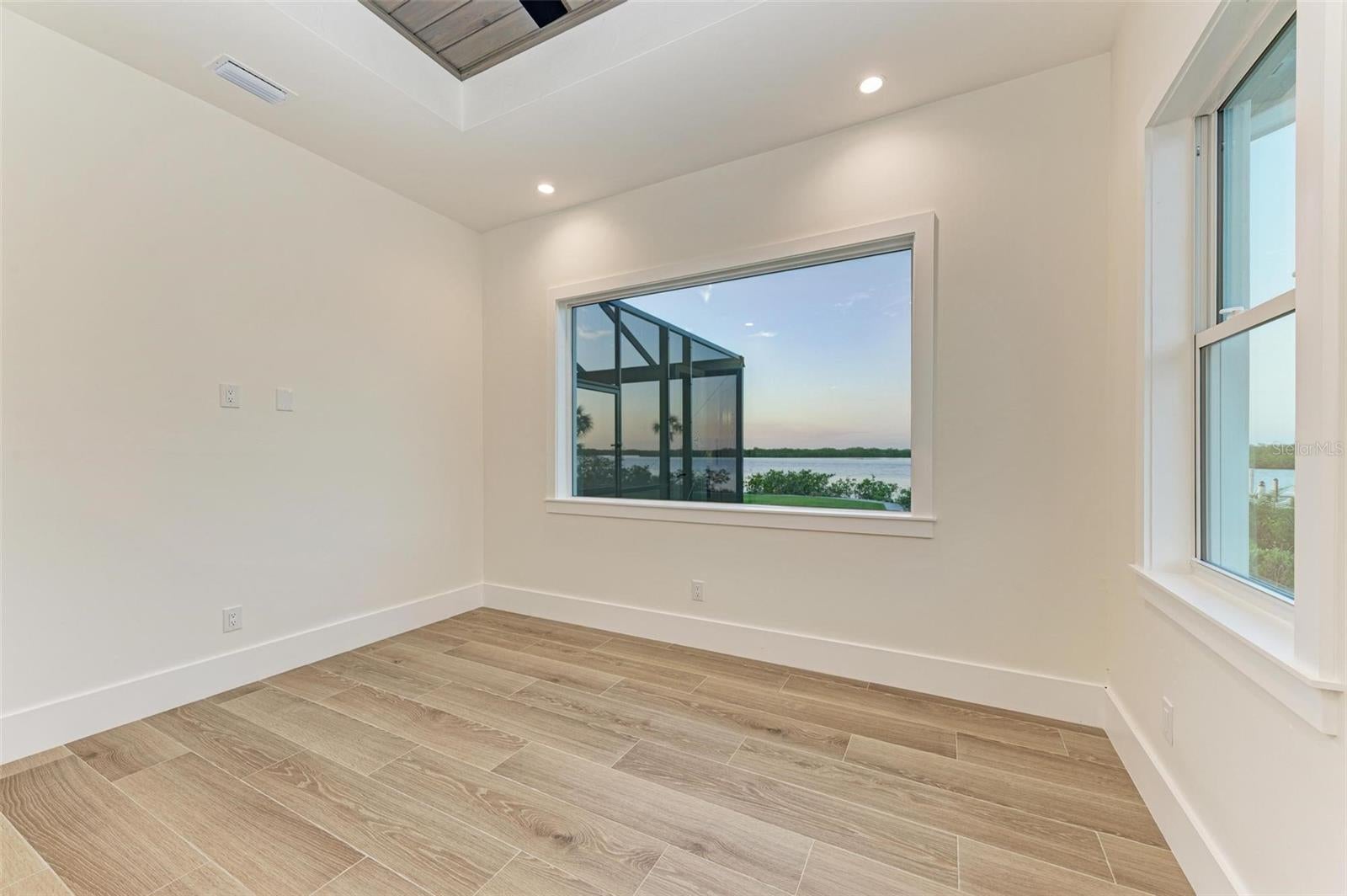 CLEVELAND NORTH - Residential