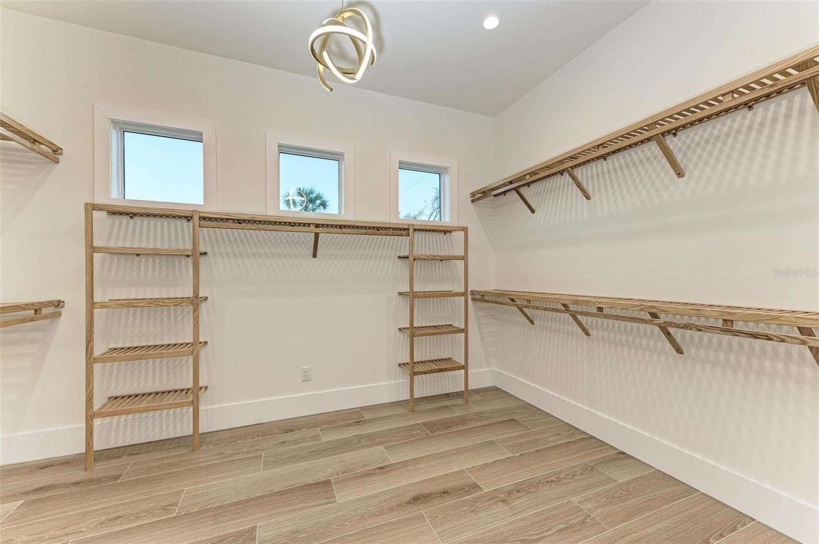 CLEVELAND NORTH - Residential