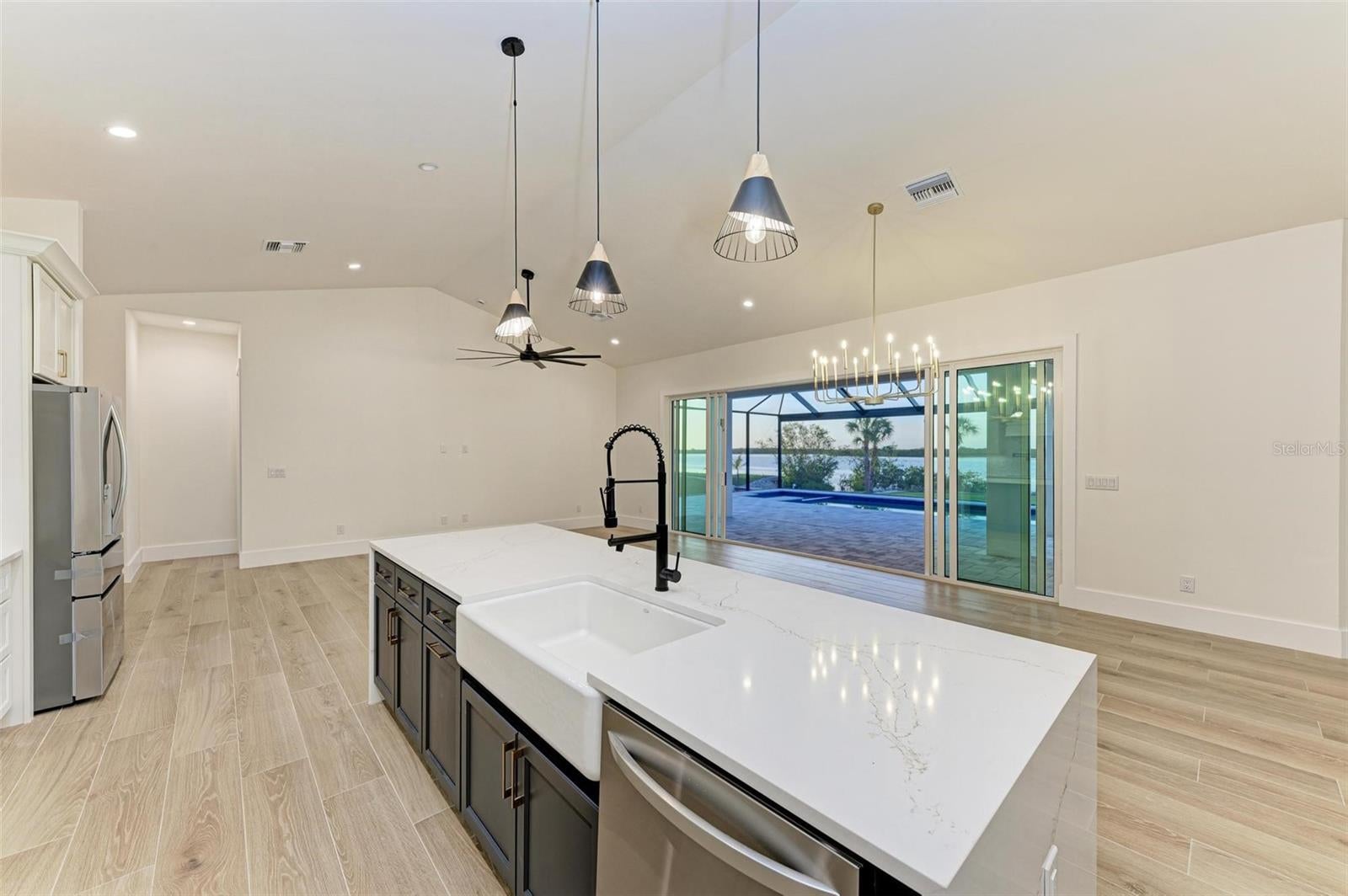 CLEVELAND NORTH - Residential