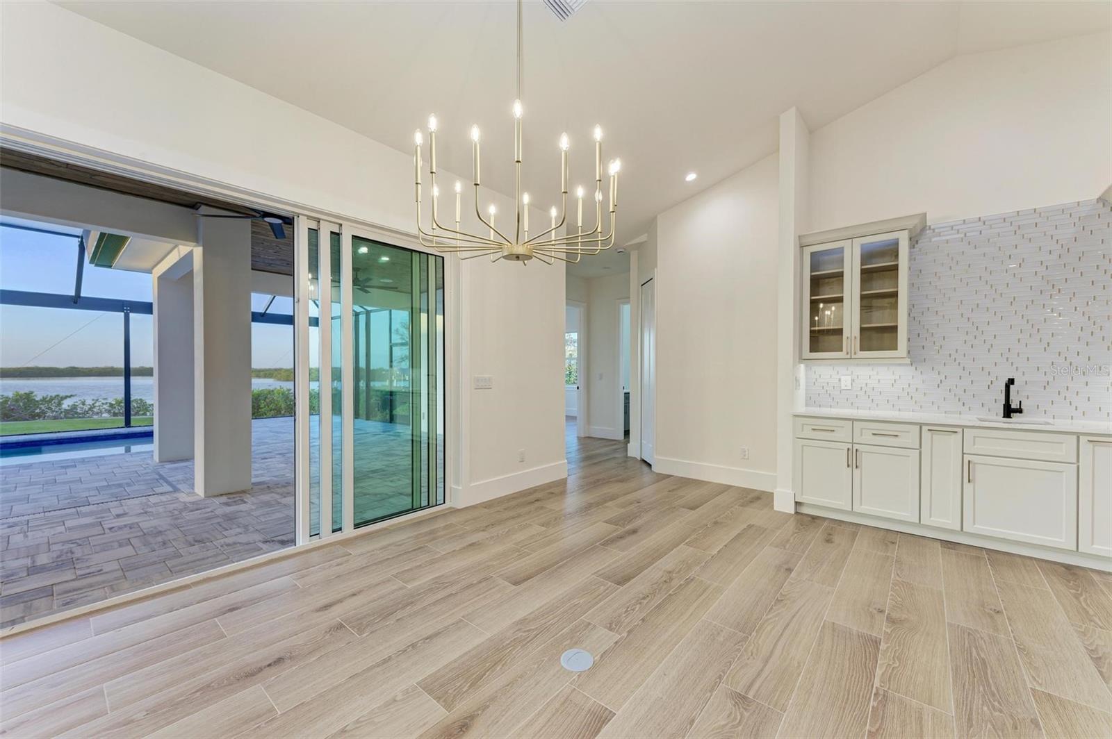 CLEVELAND NORTH - Residential