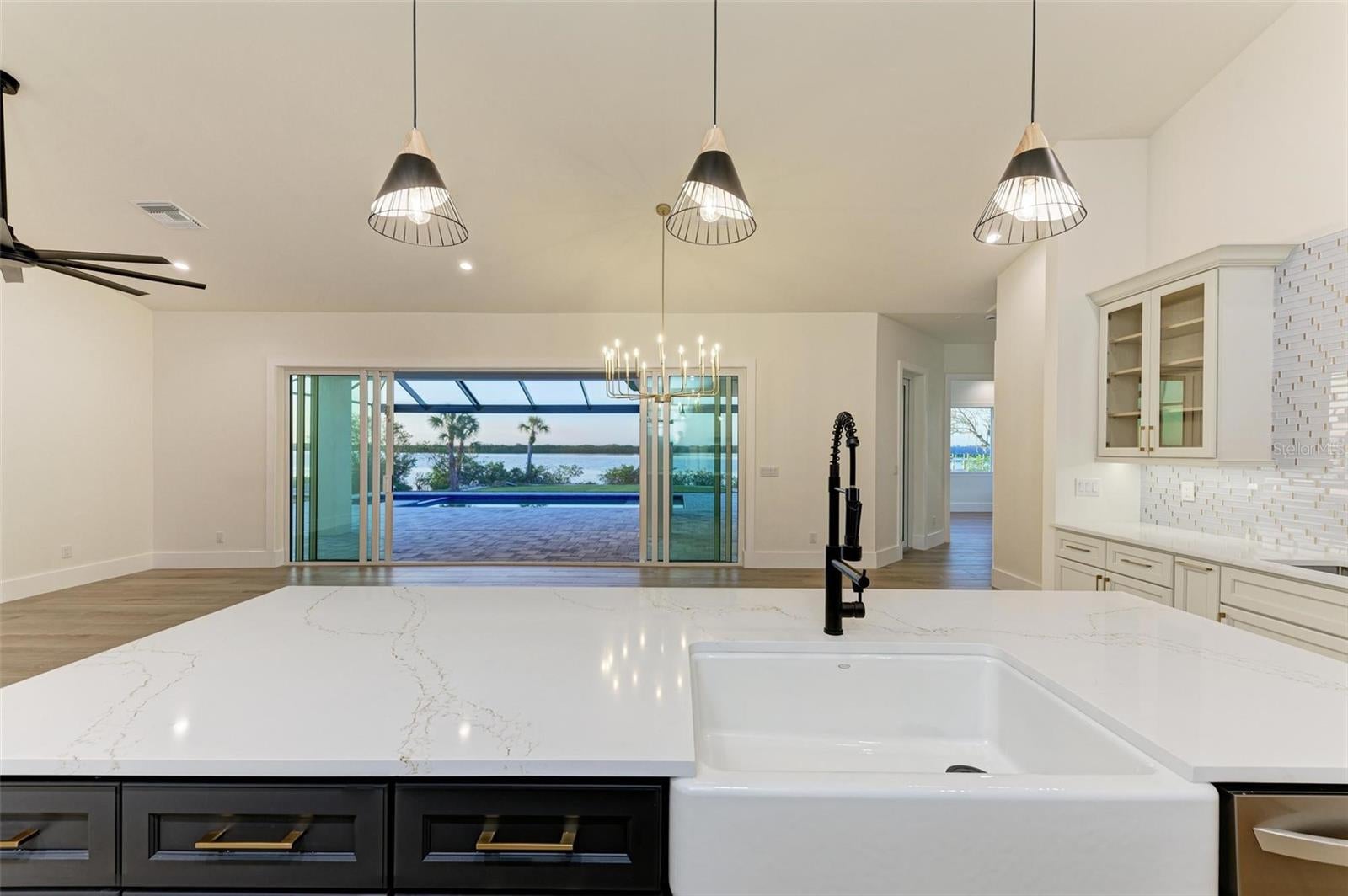 CLEVELAND NORTH - Residential