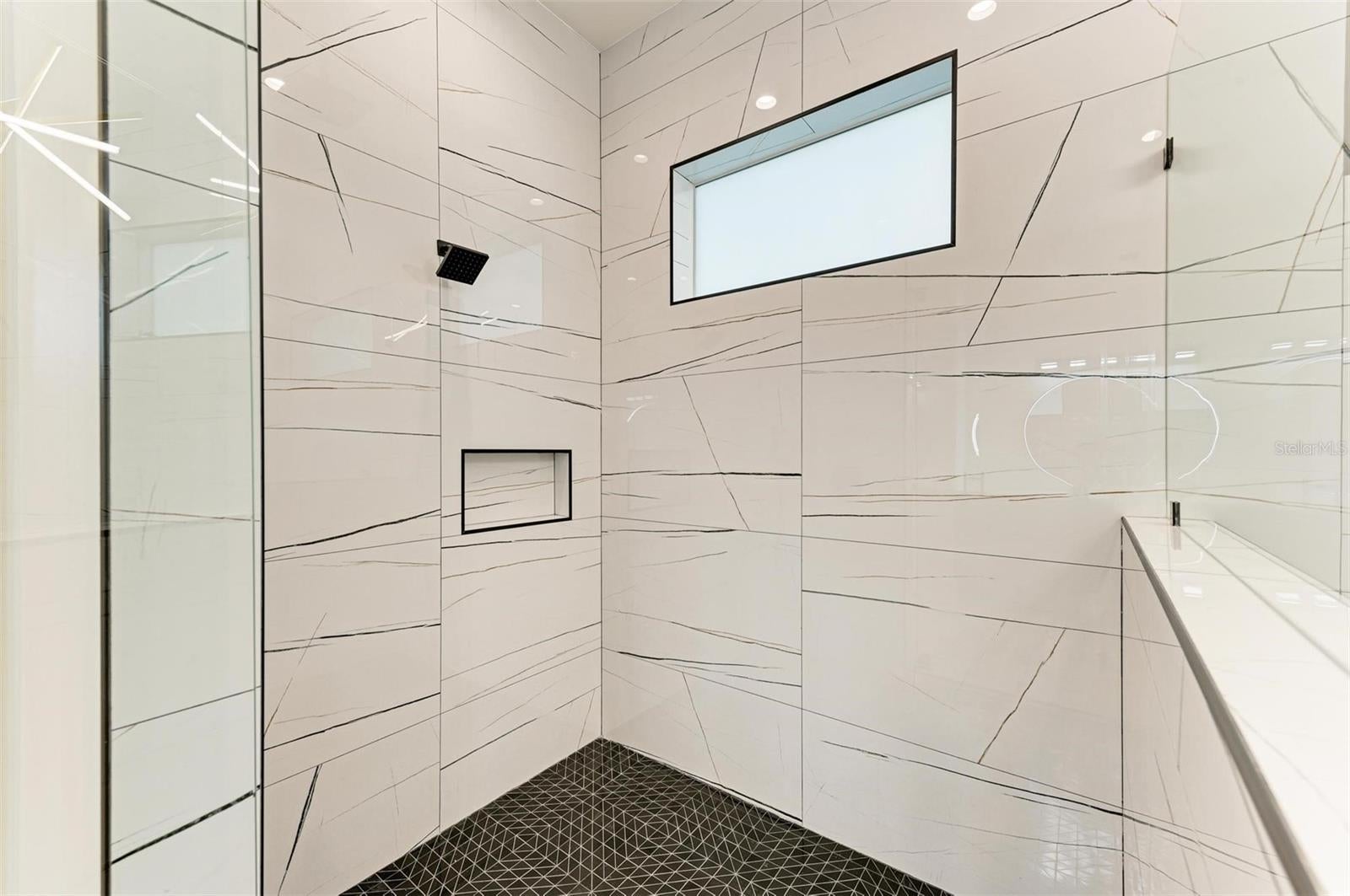 CLEVELAND NORTH - Residential