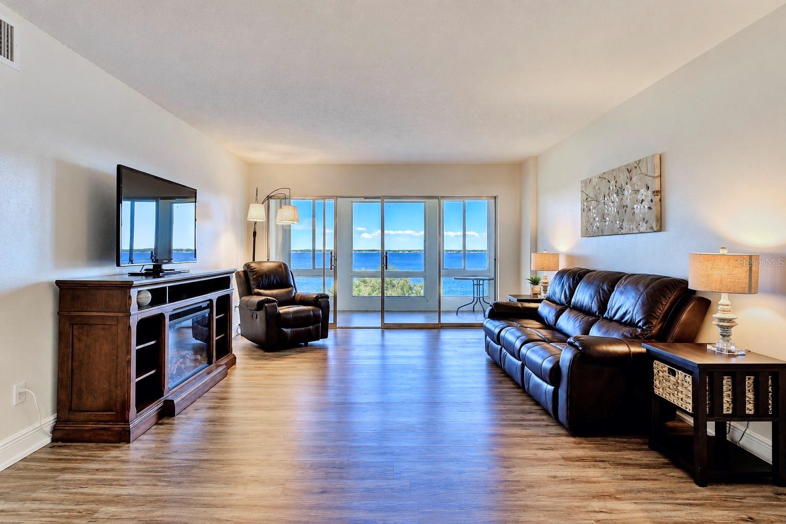 THE FOUNTAINHEAD CONDO - Residential