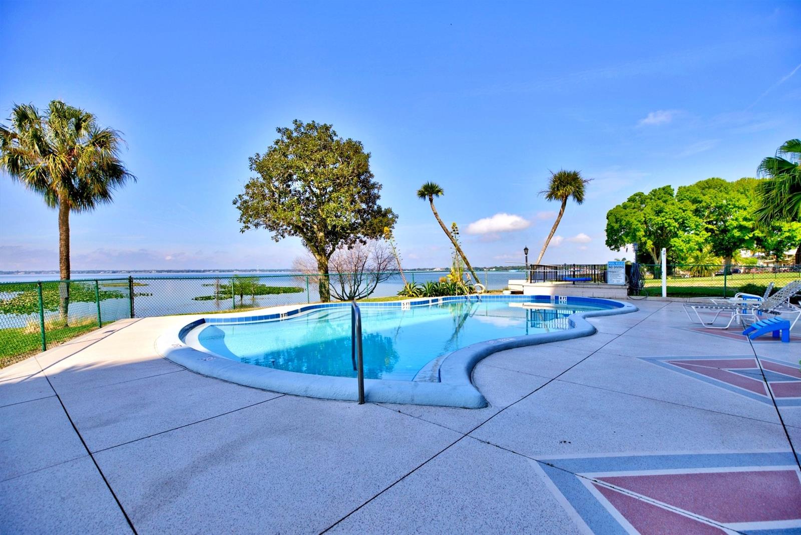 THE FOUNTAINHEAD CONDO - Residential