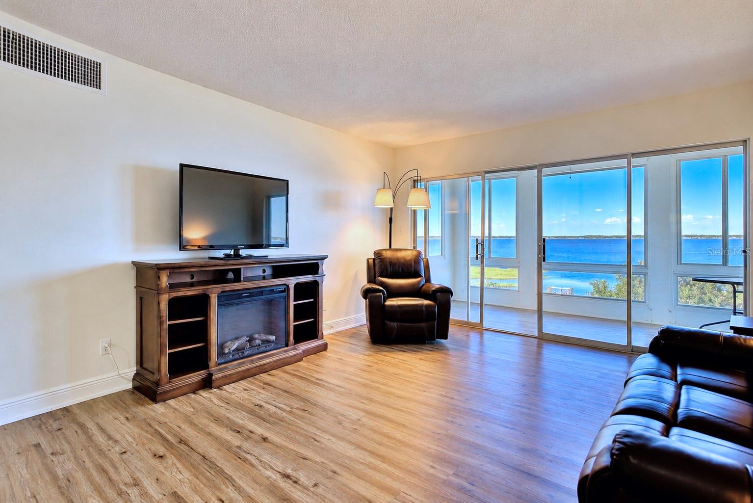 THE FOUNTAINHEAD CONDO - Residential