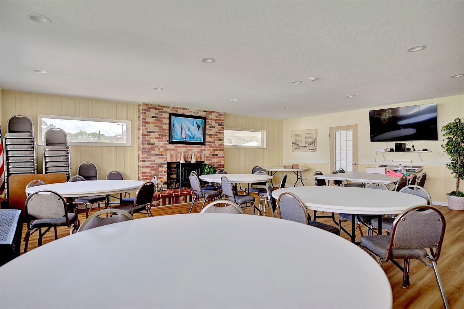 THE FOUNTAINHEAD CONDO - Residential