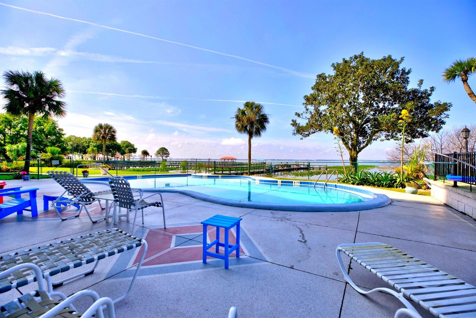THE FOUNTAINHEAD CONDO - Residential
