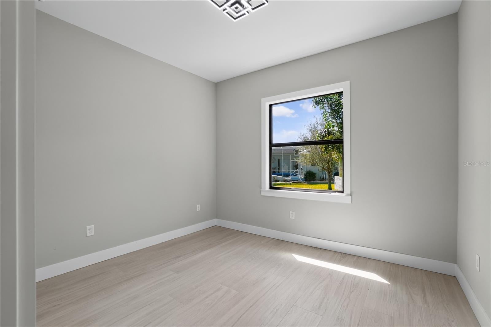 ROTONDA WEST WHITE MARSH - Residential