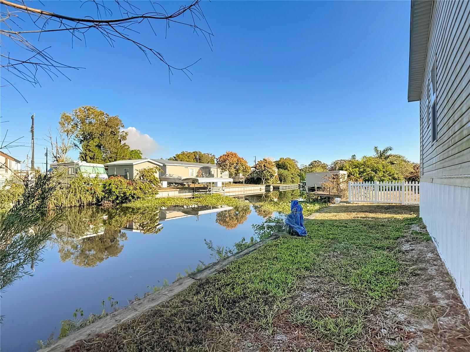 BOWDENS WATERFRONT LTS - Residential