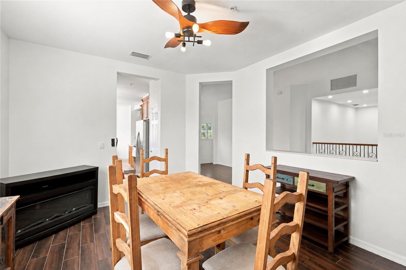 ASHTON OAKS/RIVER HALL - Residential