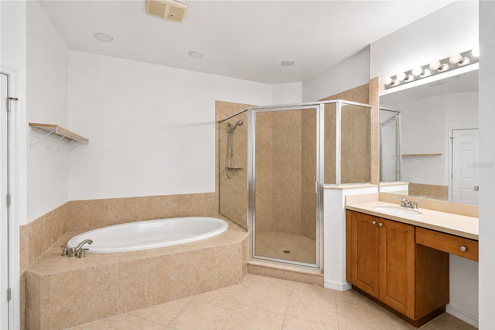 ASHTON OAKS/RIVER HALL - Residential
