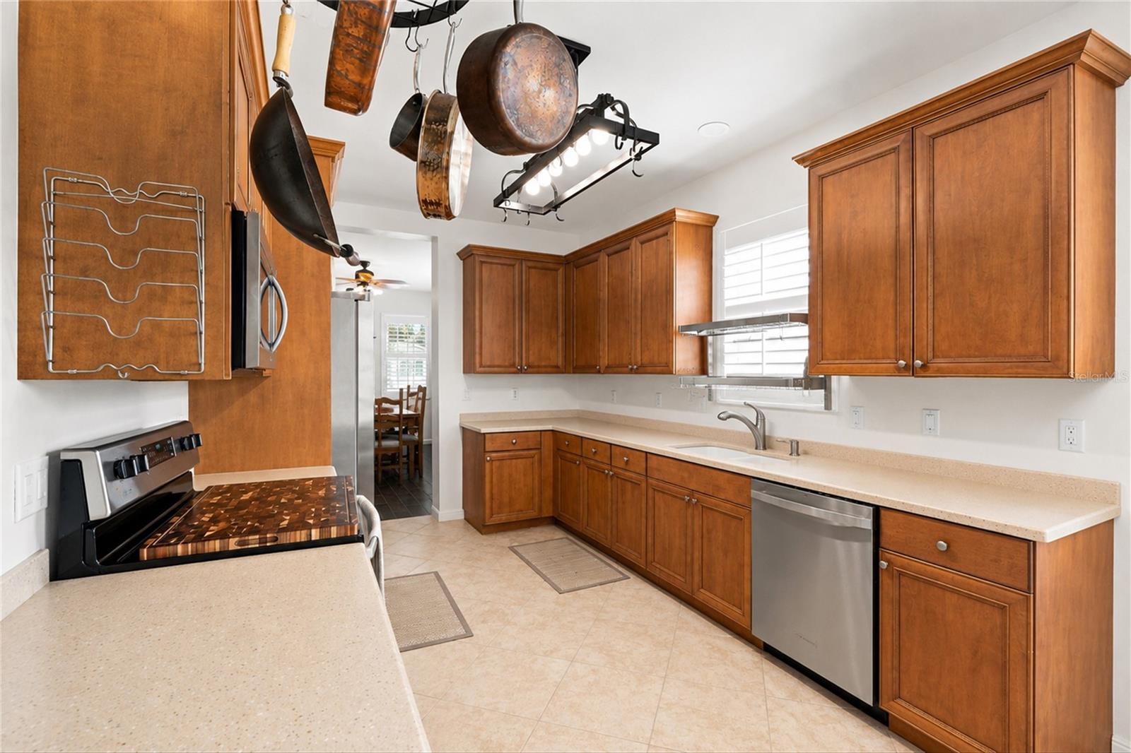 ASHTON OAKS/RIVER HALL - Residential