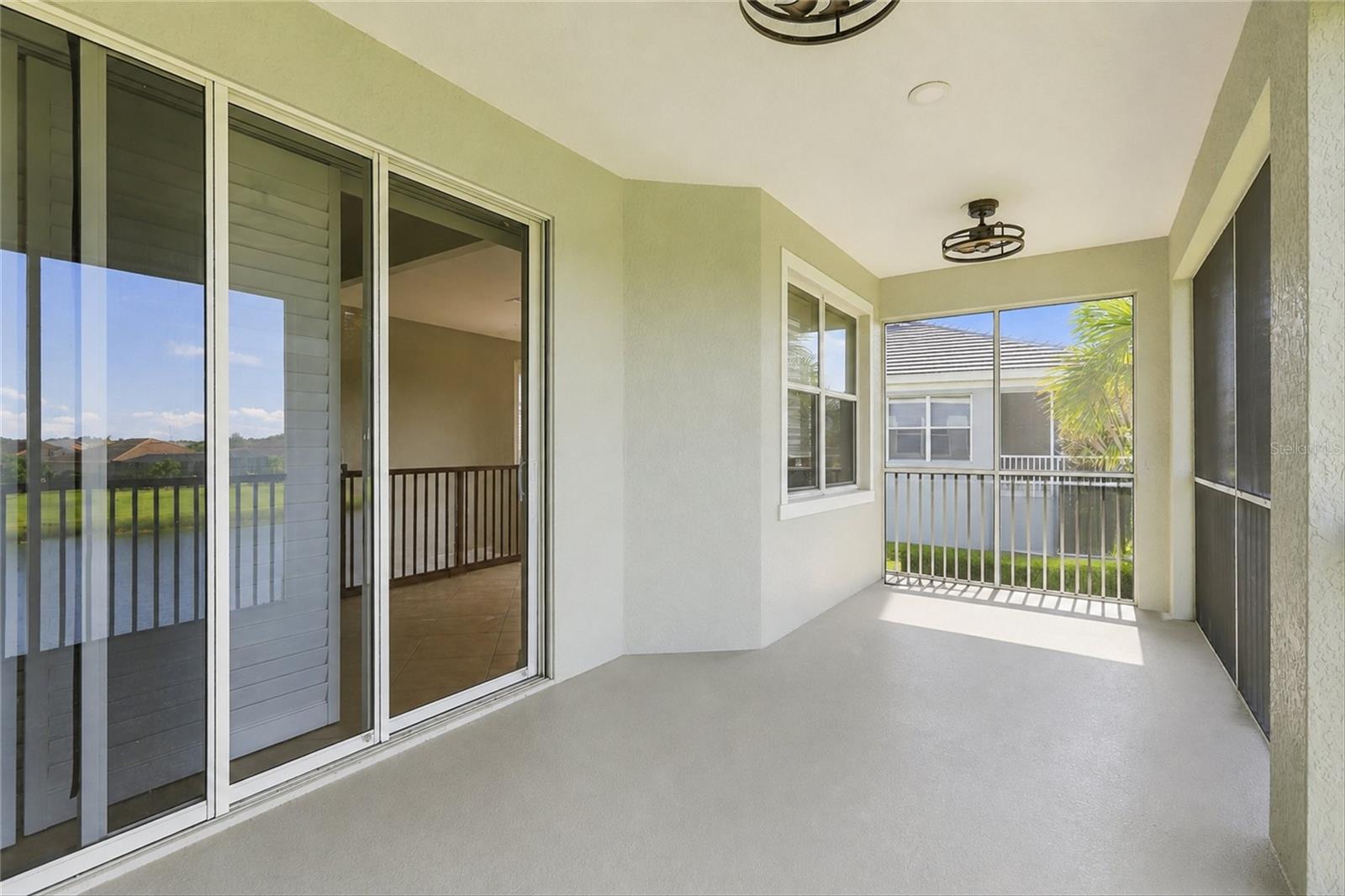 ASHTON OAKS/RIVER HALL - Residential