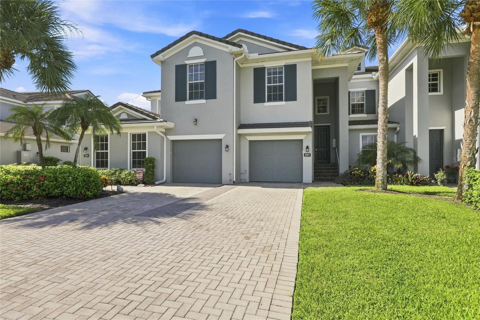 ASHTON OAKS/RIVER HALL - Residential