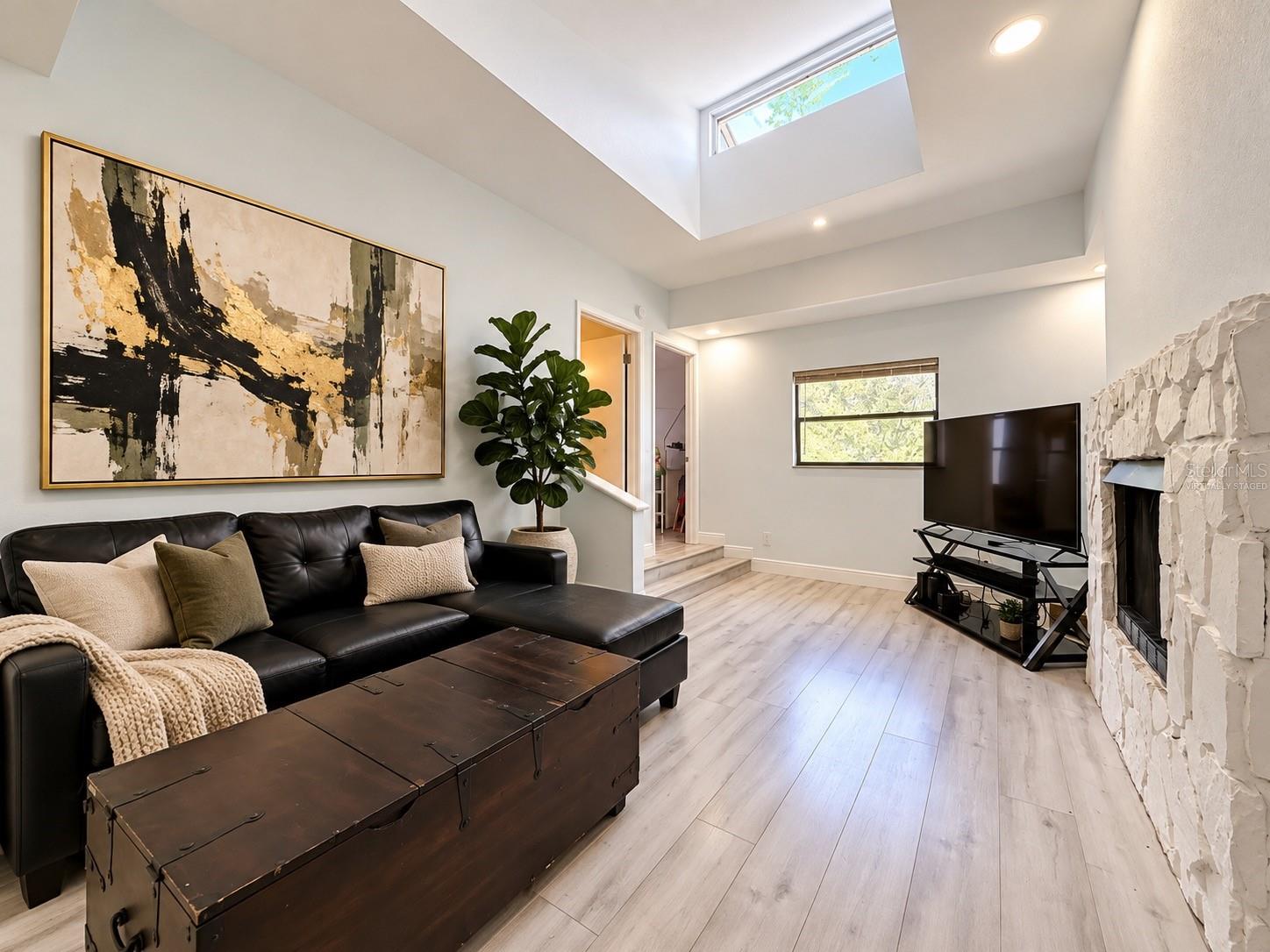TIFFANY SUITES CONDO - Residential