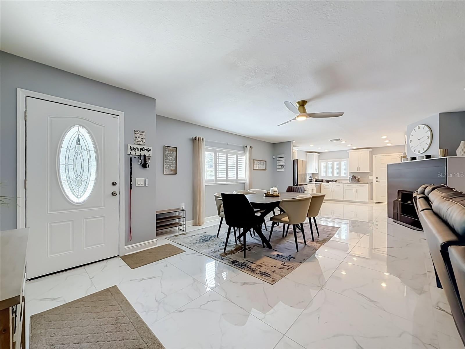 CASA LOMA - Residential