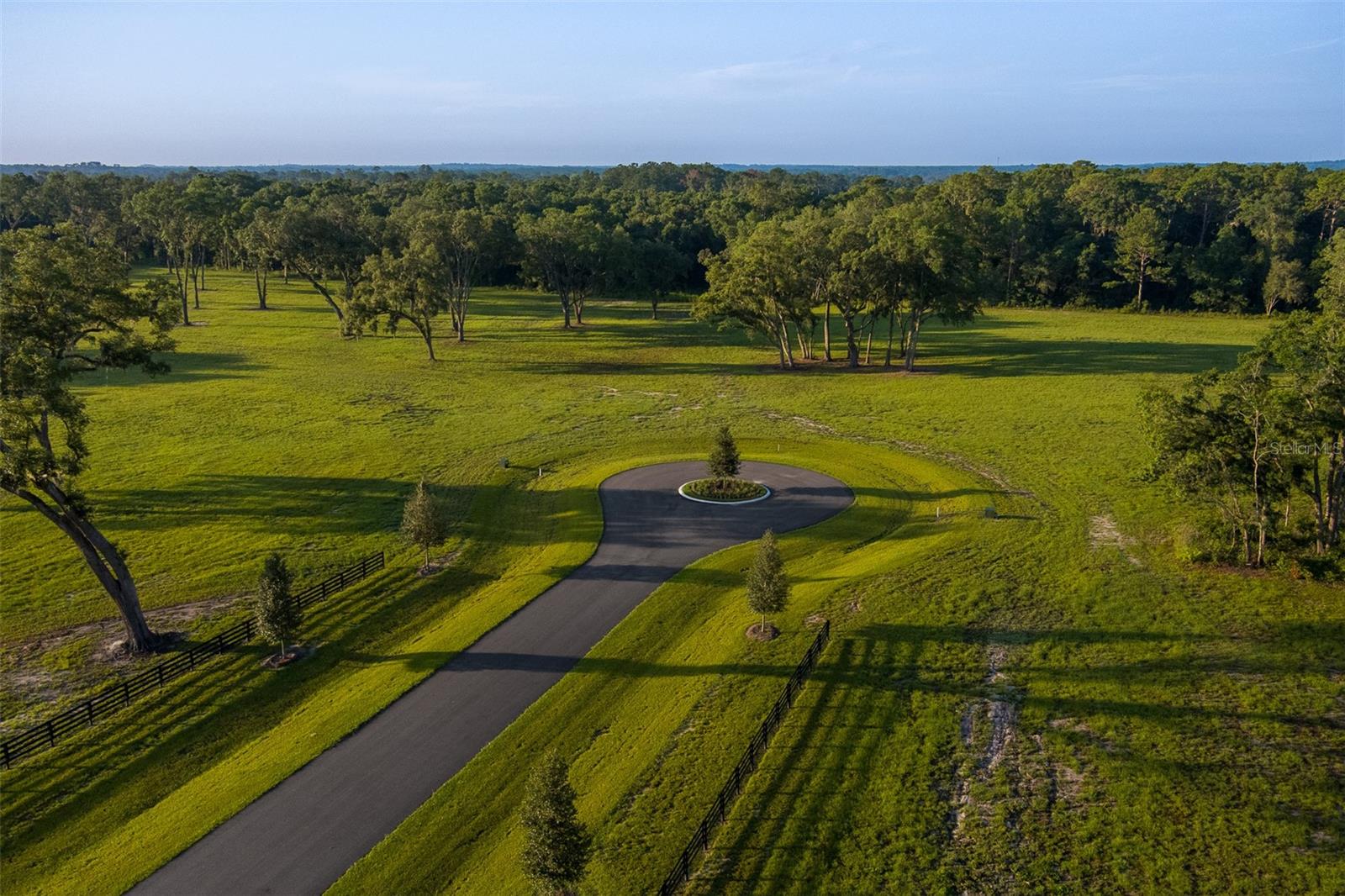 SILVER OAK - Land