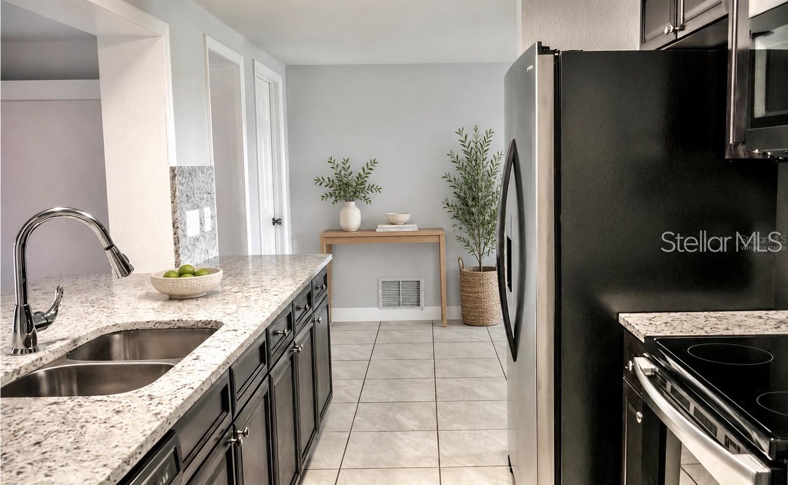 SOUTH VENICE - Residential