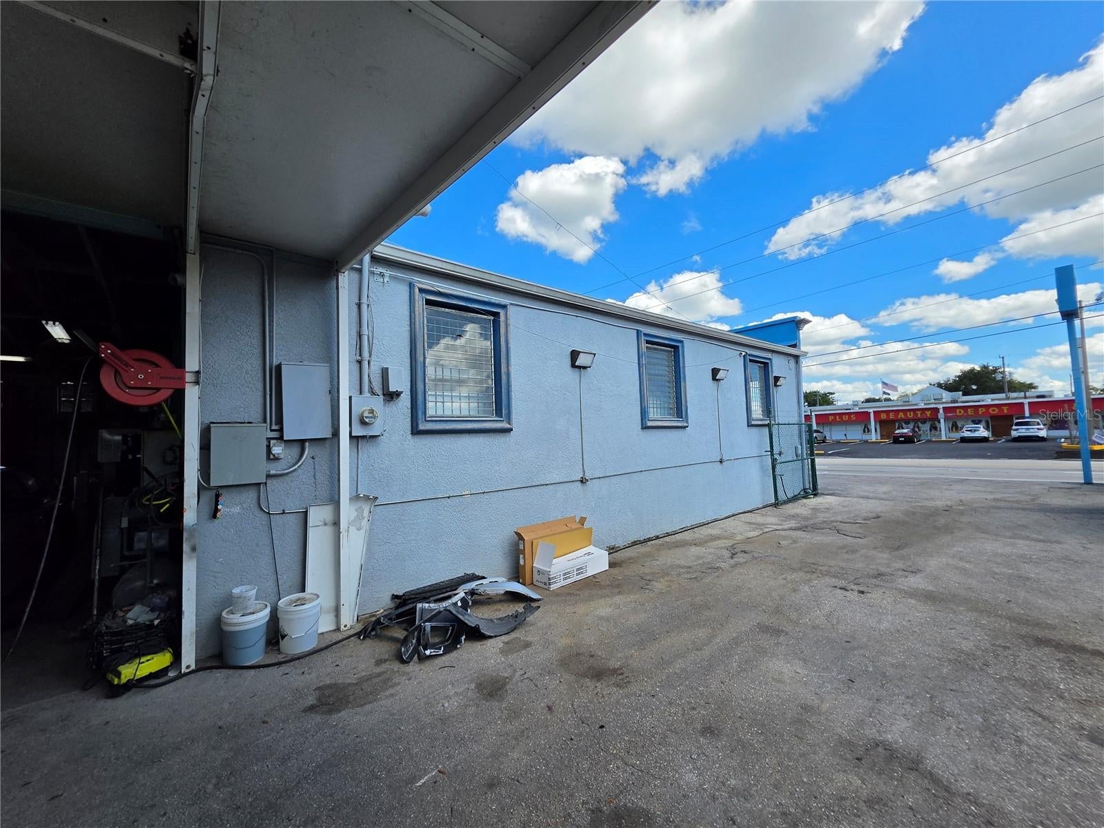 ROBERT JEFFCOTT ADD - Commercial Sale