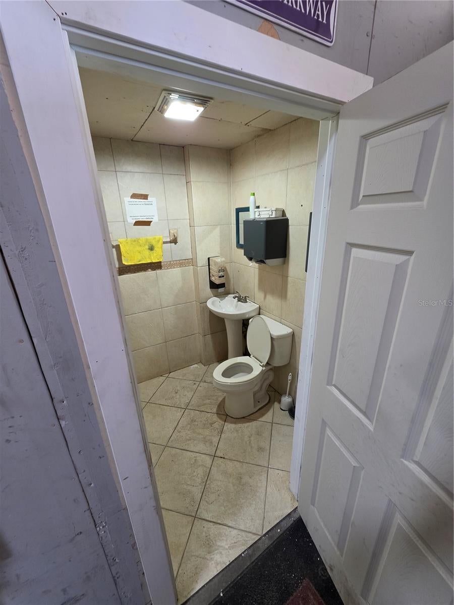 ROBERT JEFFCOTT ADD - Commercial Sale