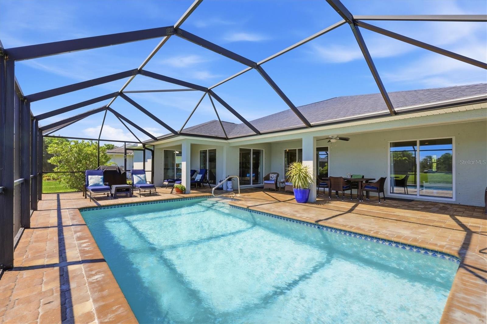 ROTONDA WEST PINE VALLEY - Residential