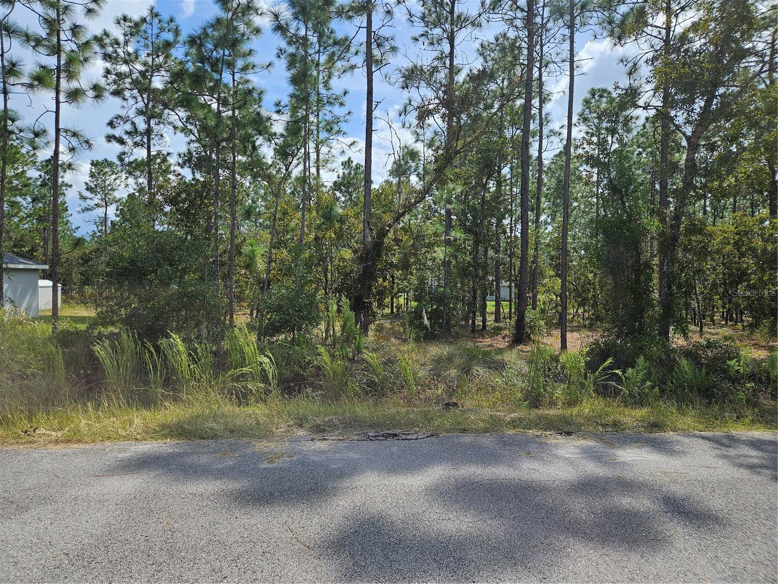 RAINBOW LAKES ESTATE - Land