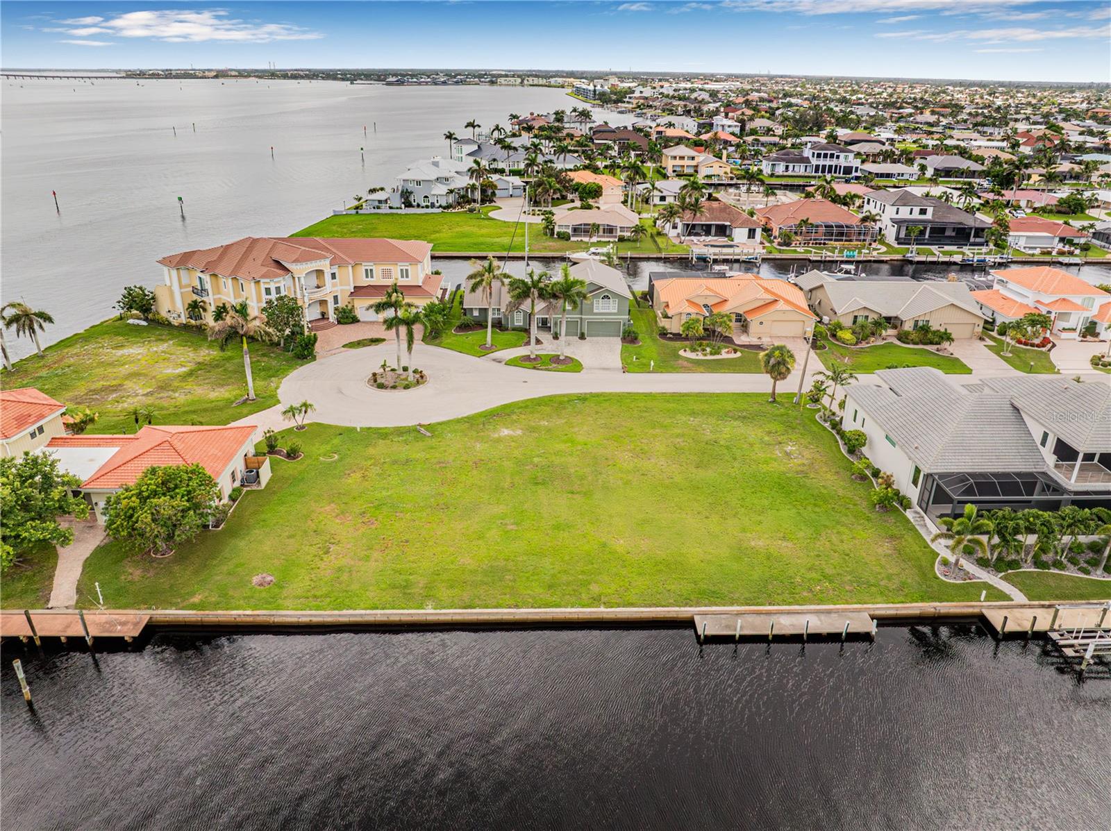 PUNTA GORDA ISLES SEC 04 - Land