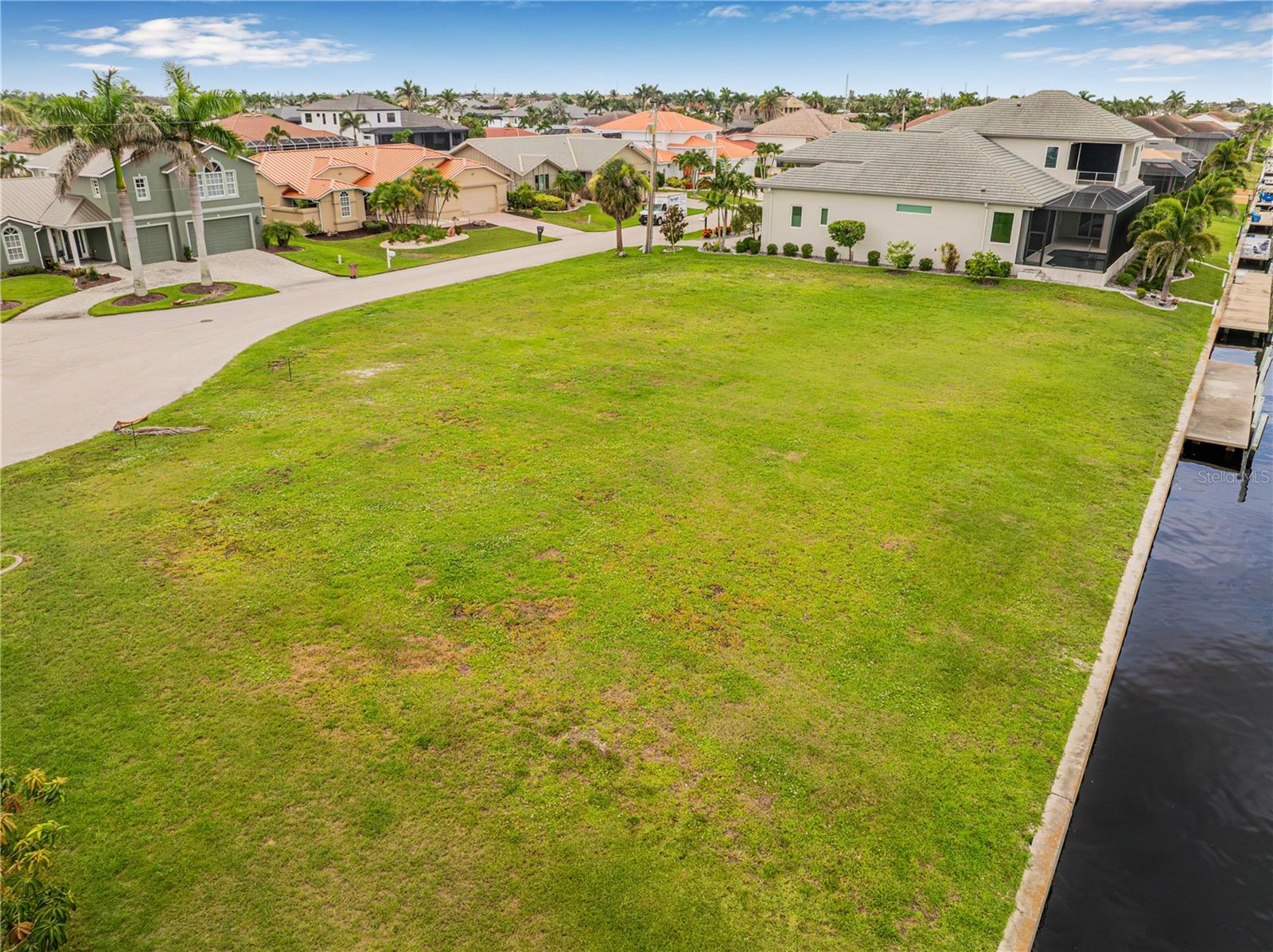 PUNTA GORDA ISLES SEC 04 - Land