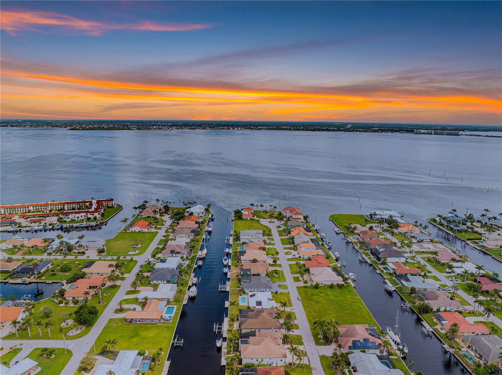 PUNTA GORDA ISLES SEC 04 - Land