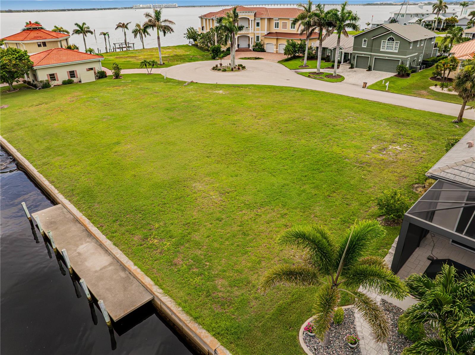 PUNTA GORDA ISLES SEC 04 - Land