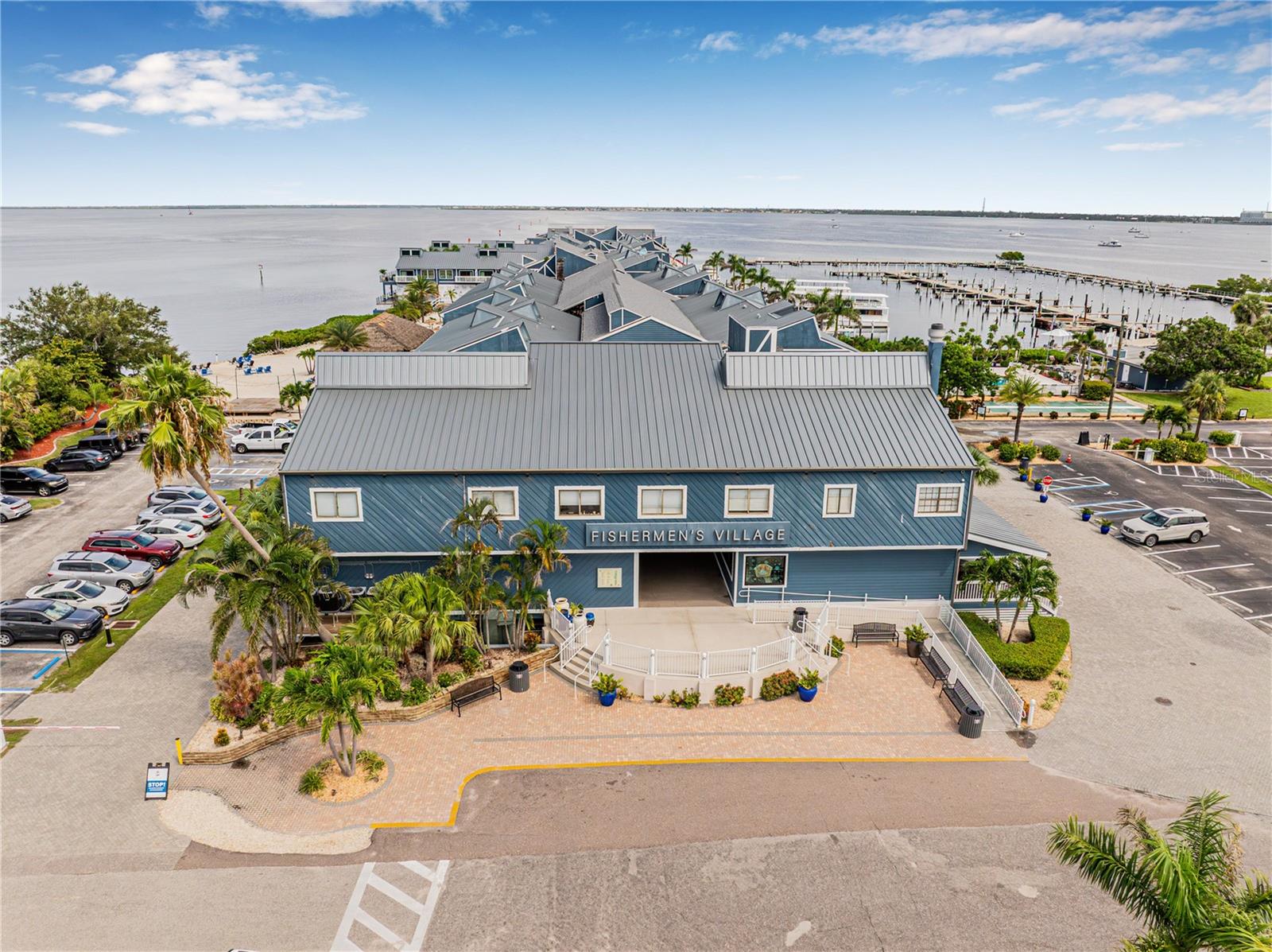 PUNTA GORDA ISLES SEC 04 - Land