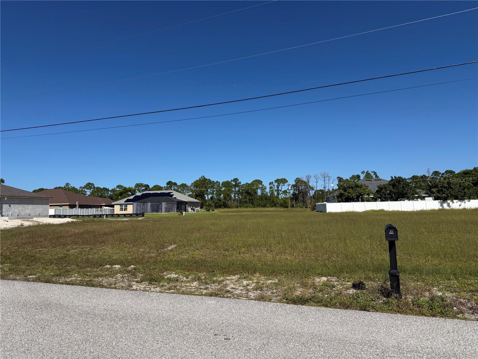 CAPE CORAL - Land