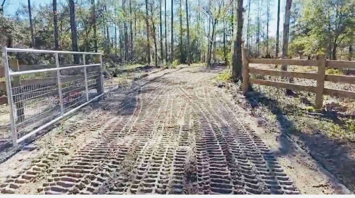 RAINBOW LAKES ESTATES - Land