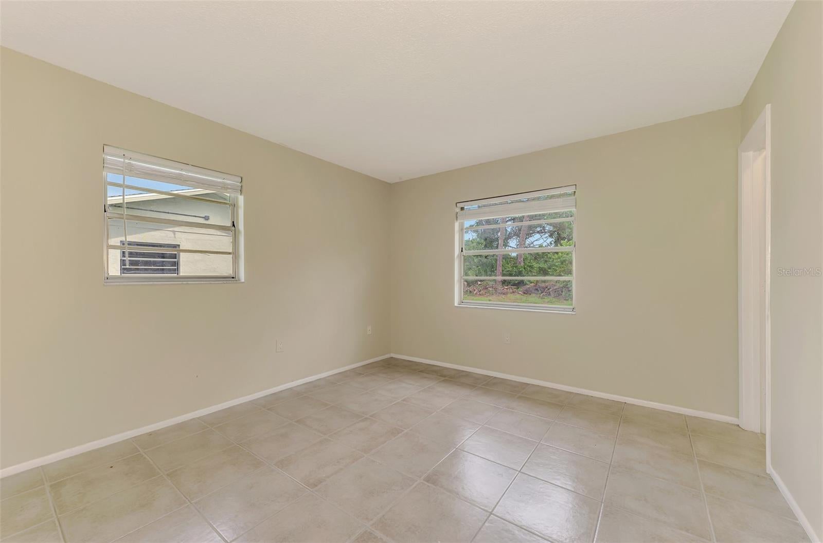 TUDOR CIRCLE 01 - Residential