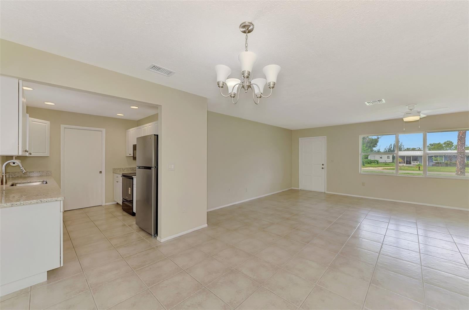 TUDOR CIRCLE 01 - Residential