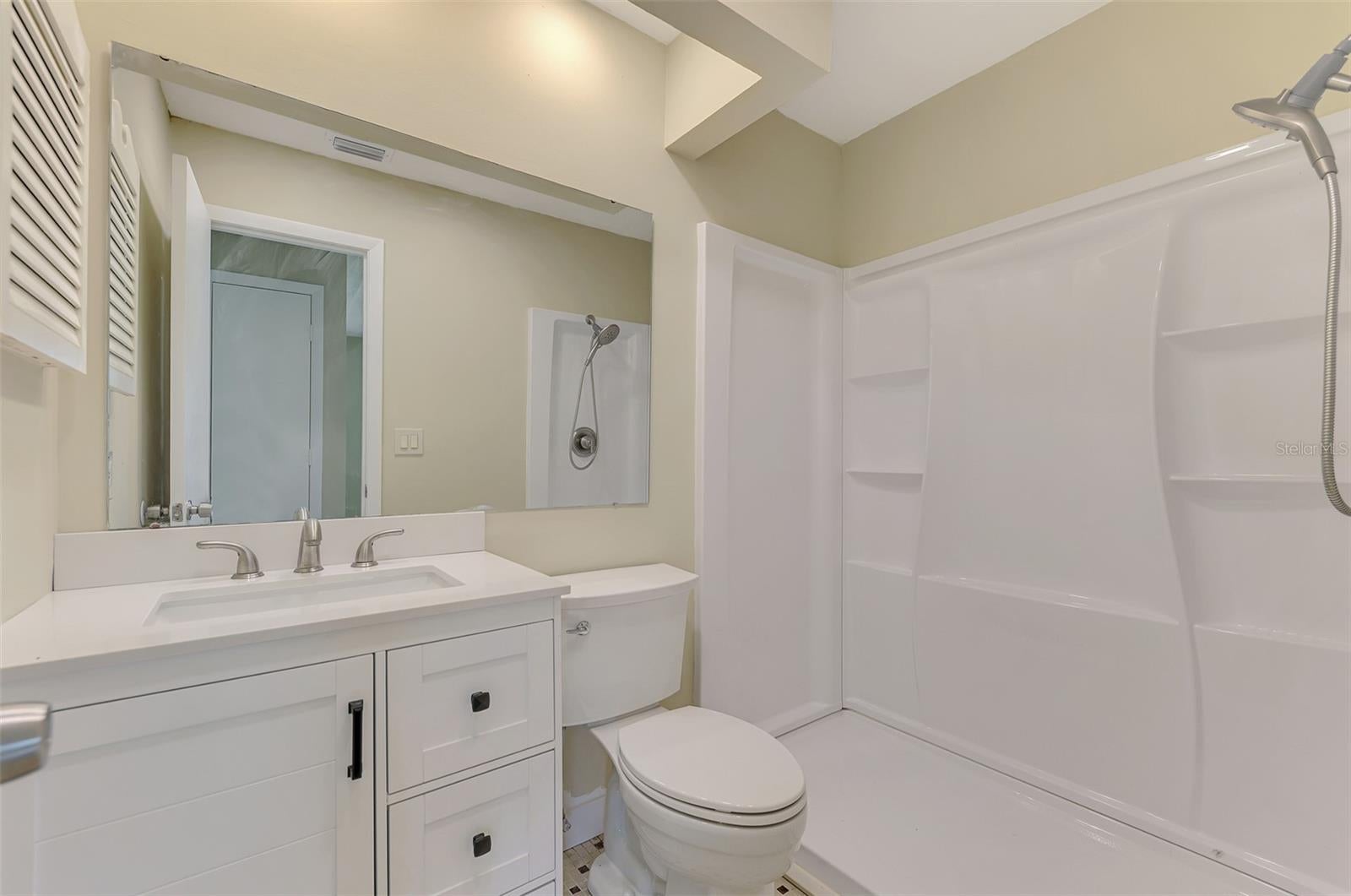 TUDOR CIRCLE 01 - Residential
