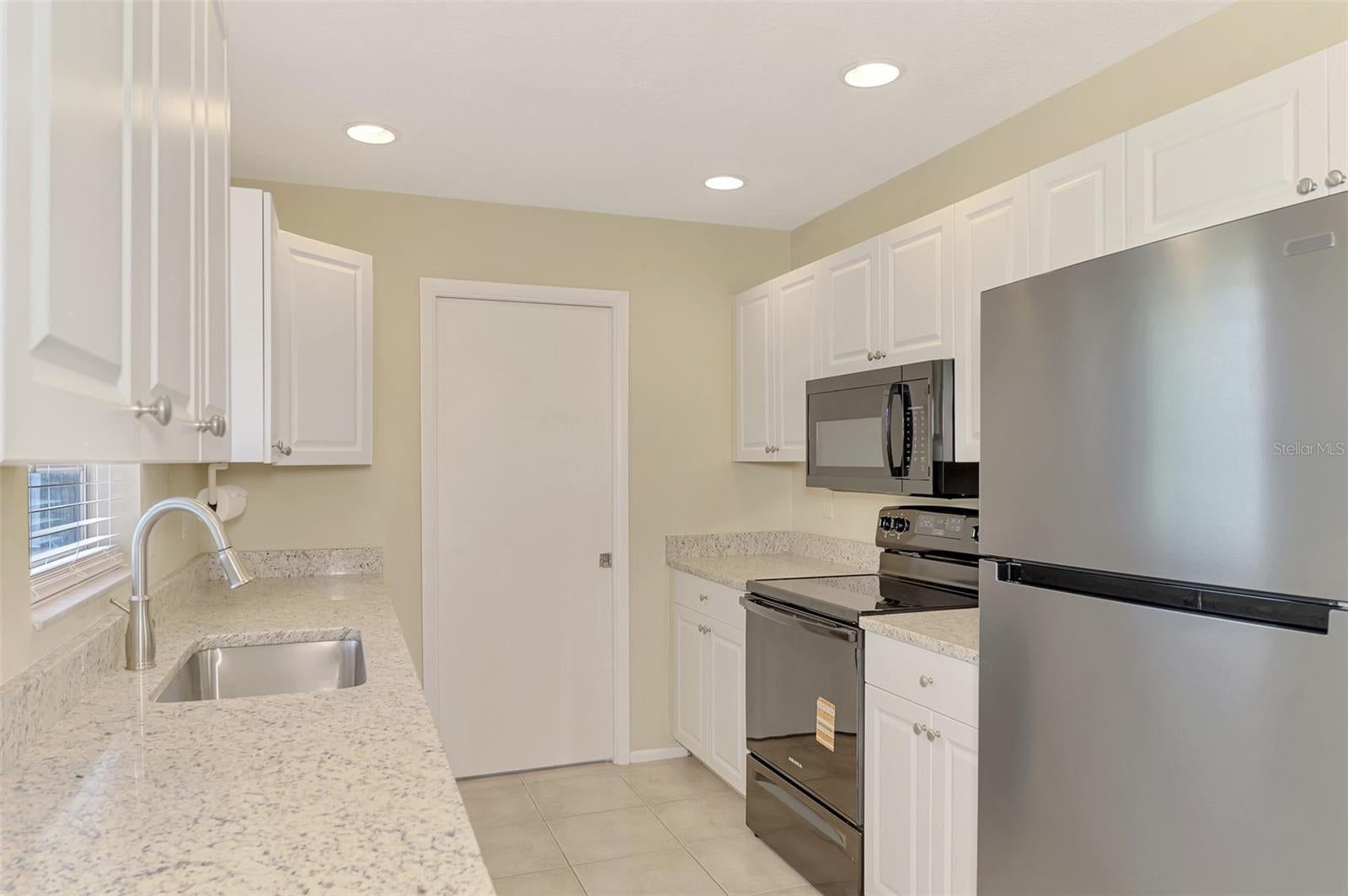 TUDOR CIRCLE 01 - Residential