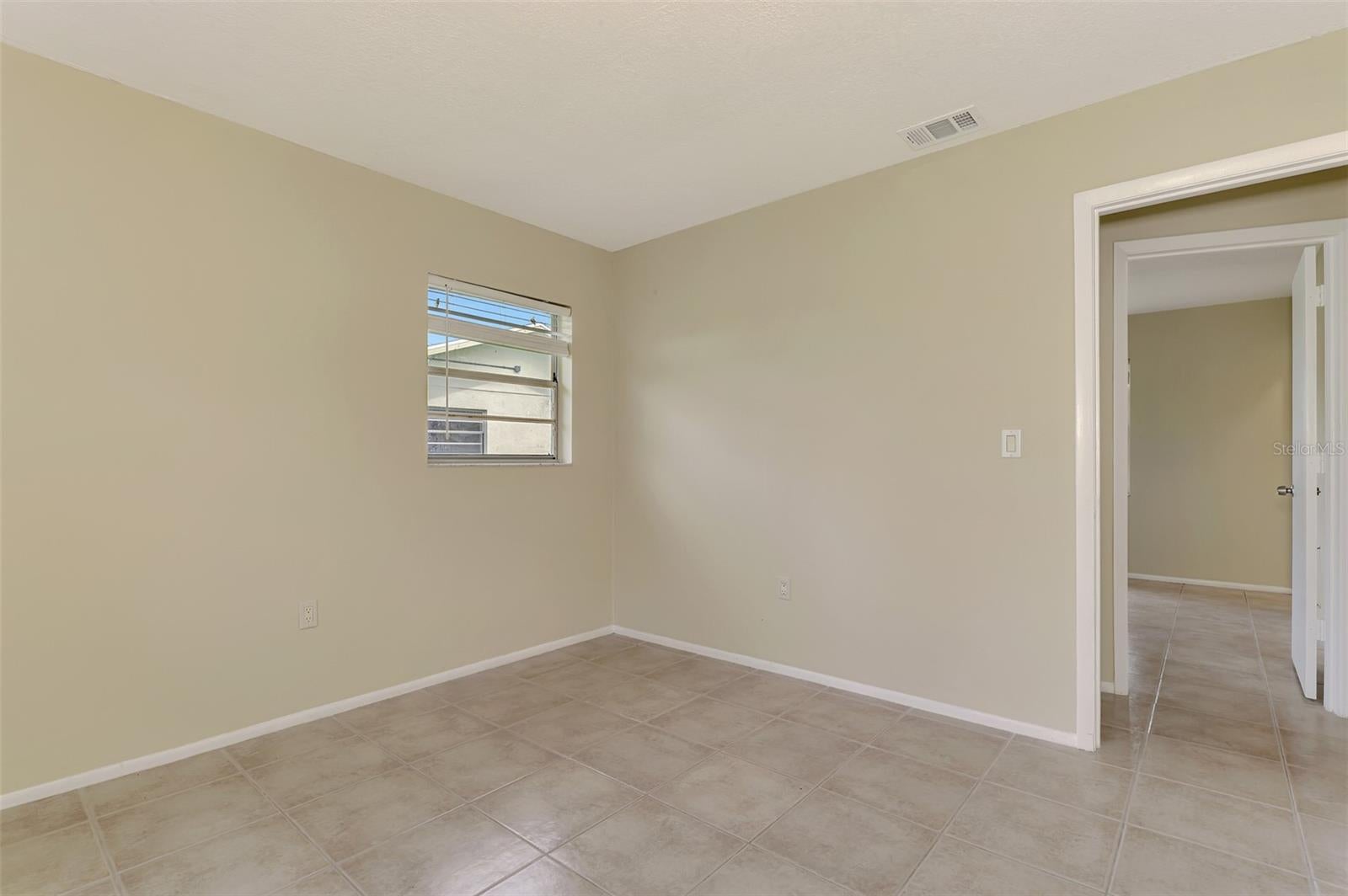 TUDOR CIRCLE 01 - Residential