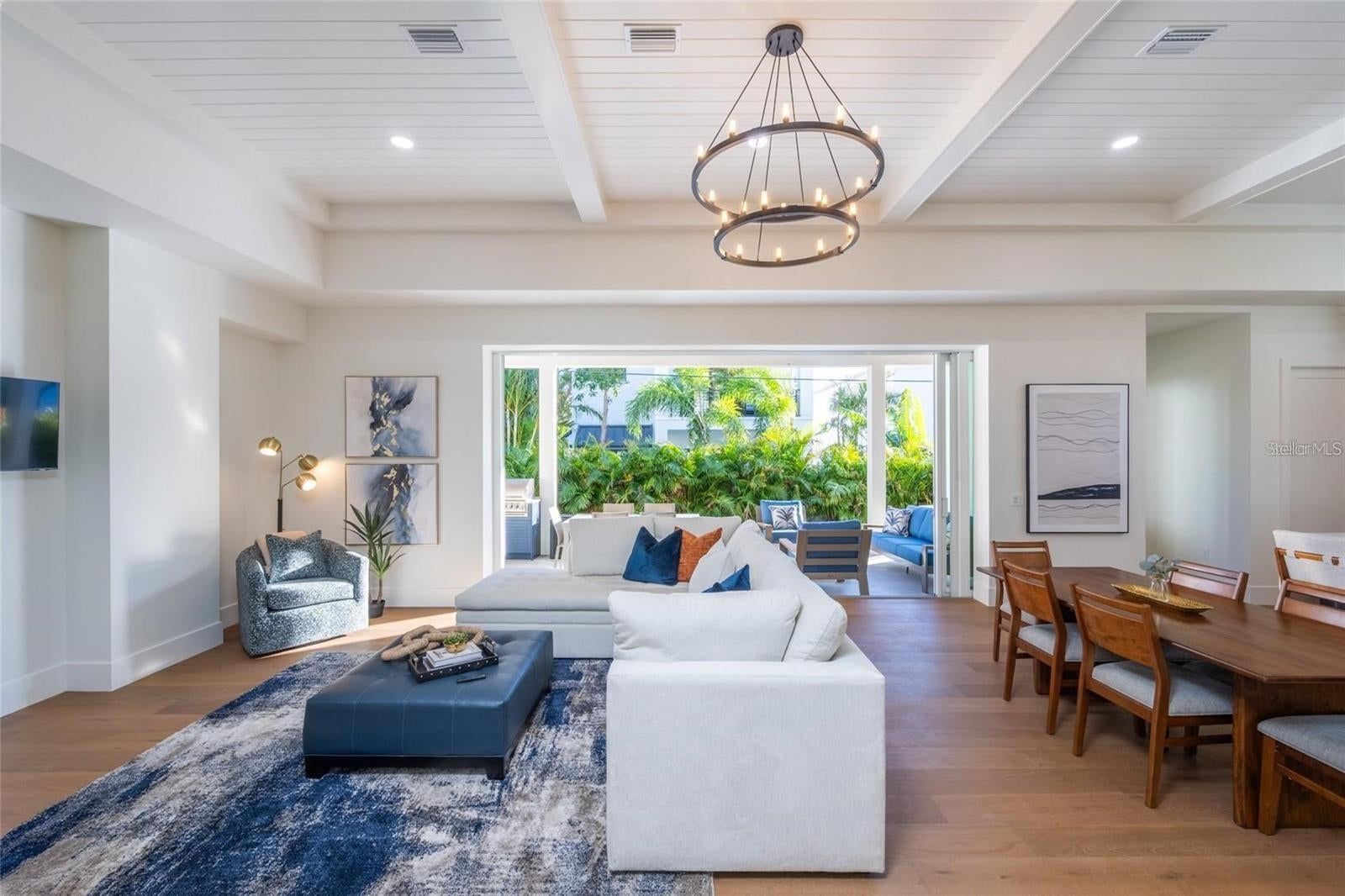 RUSTIC LODGE - Residential