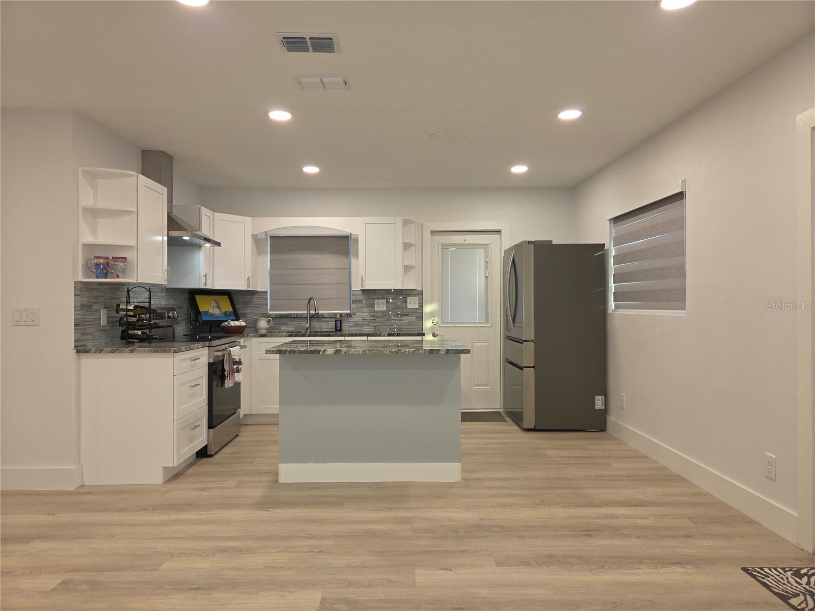 JOHN H DREWS FIRST EXT - Residential