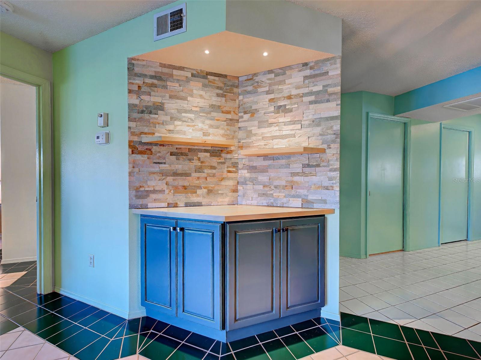 PINE HOLLOW - Residential