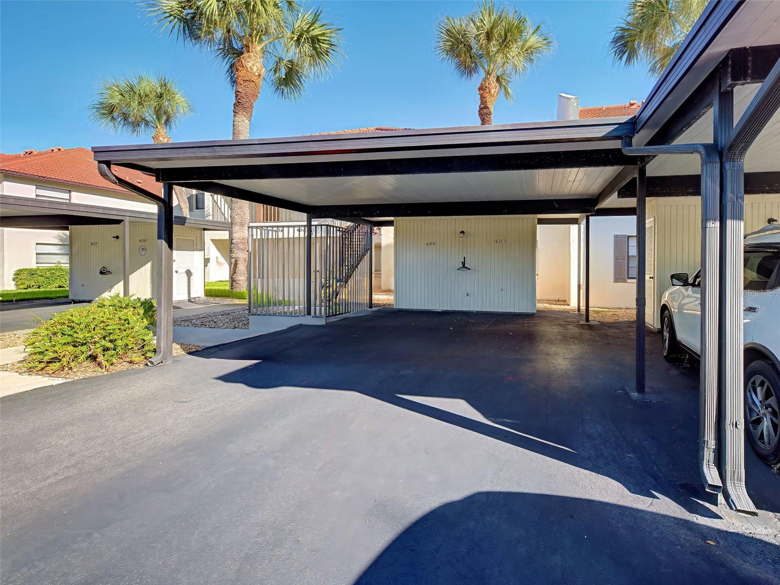 PINE HOLLOW - Residential