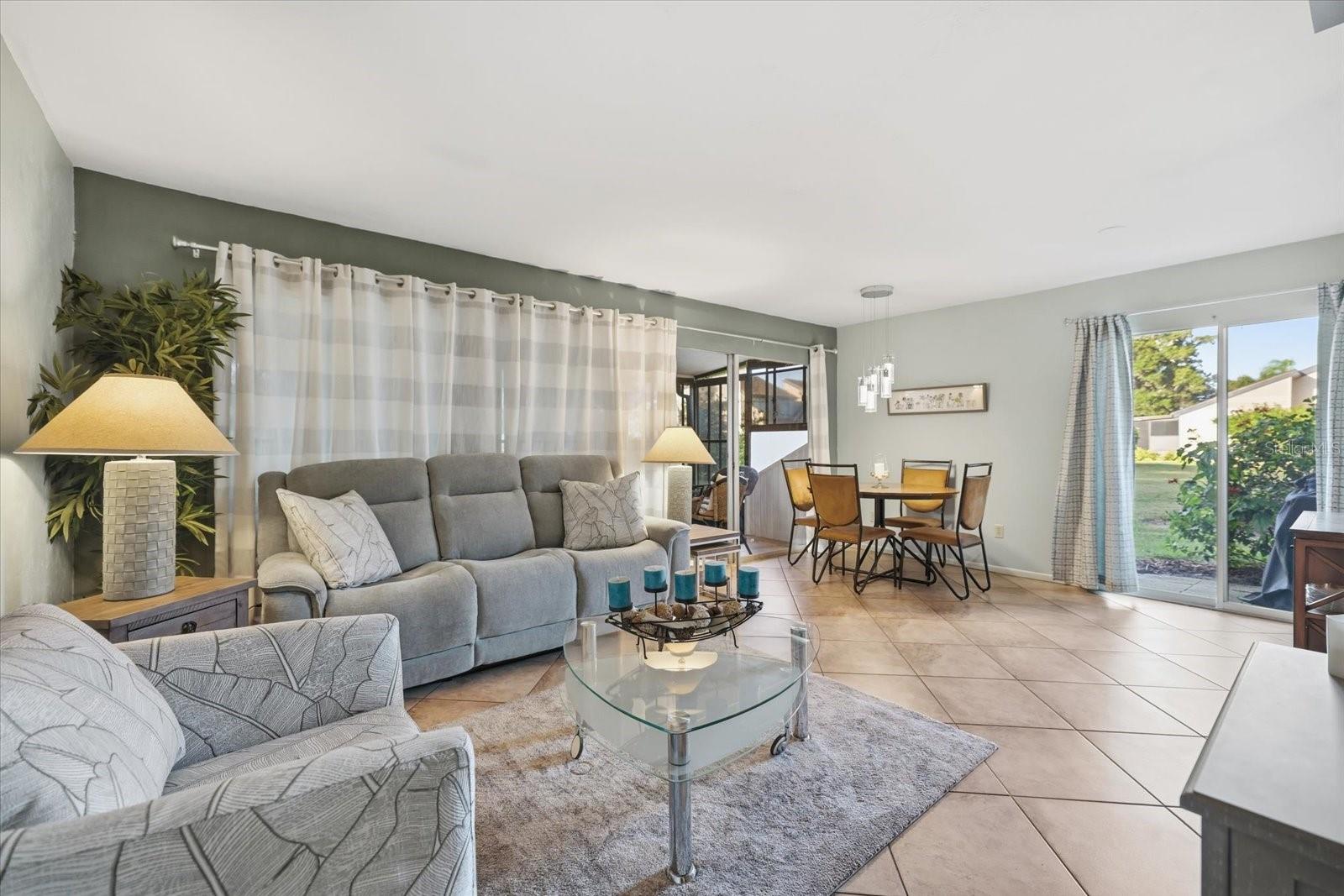 BIRD BAY VILLAGE/LAUREL VILLAS - Residential