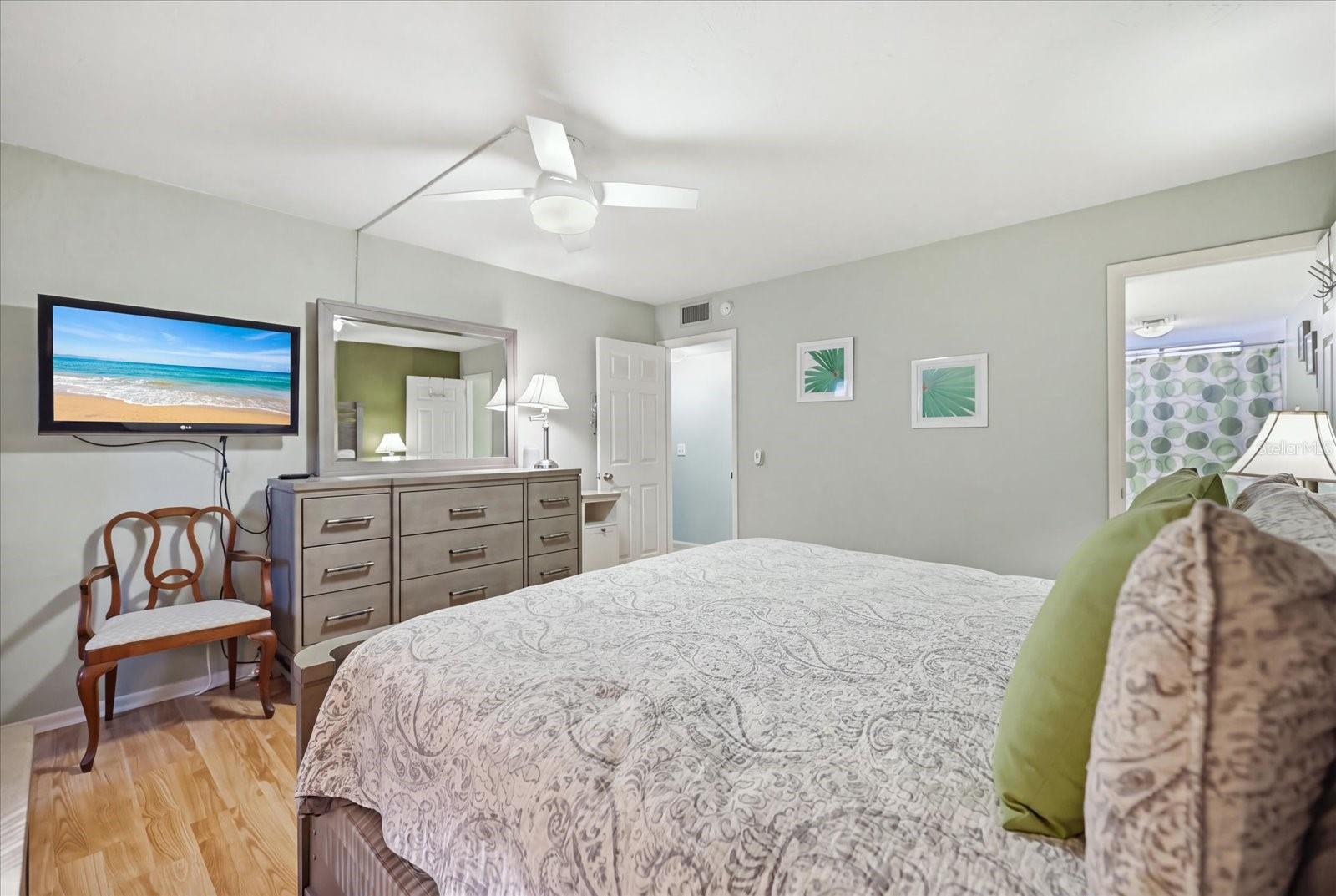 BIRD BAY VILLAGE/LAUREL VILLAS - Residential