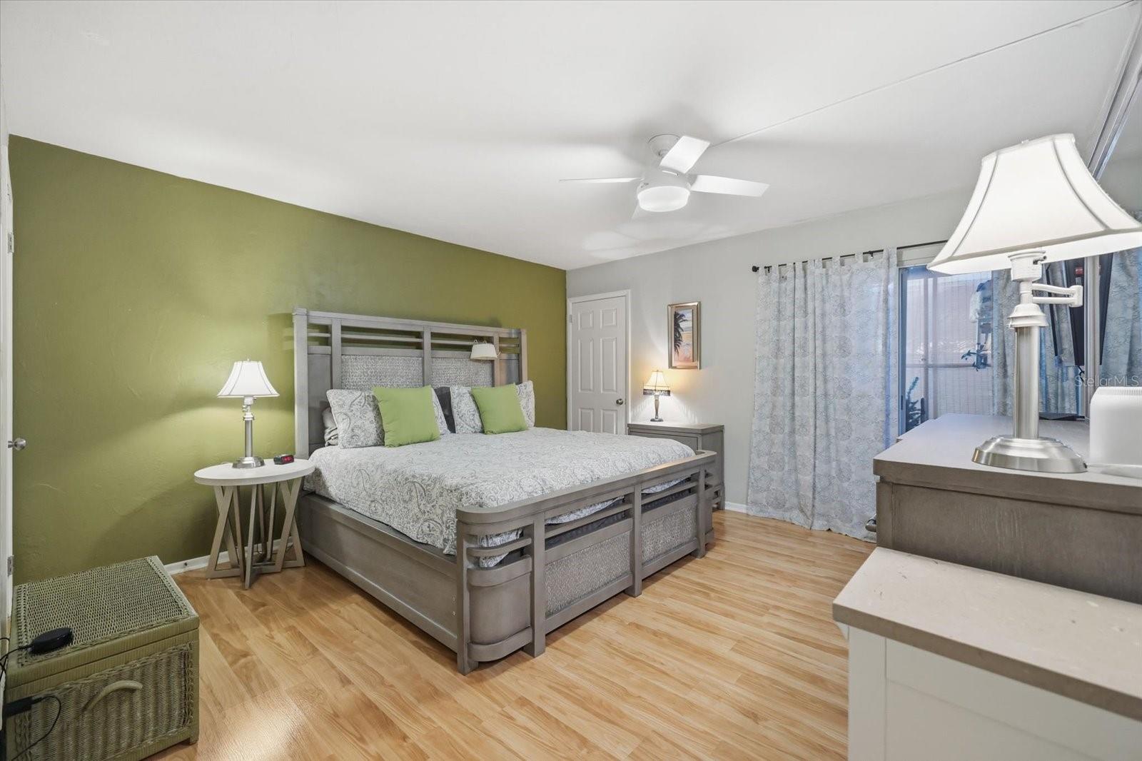 BIRD BAY VILLAGE/LAUREL VILLAS - Residential