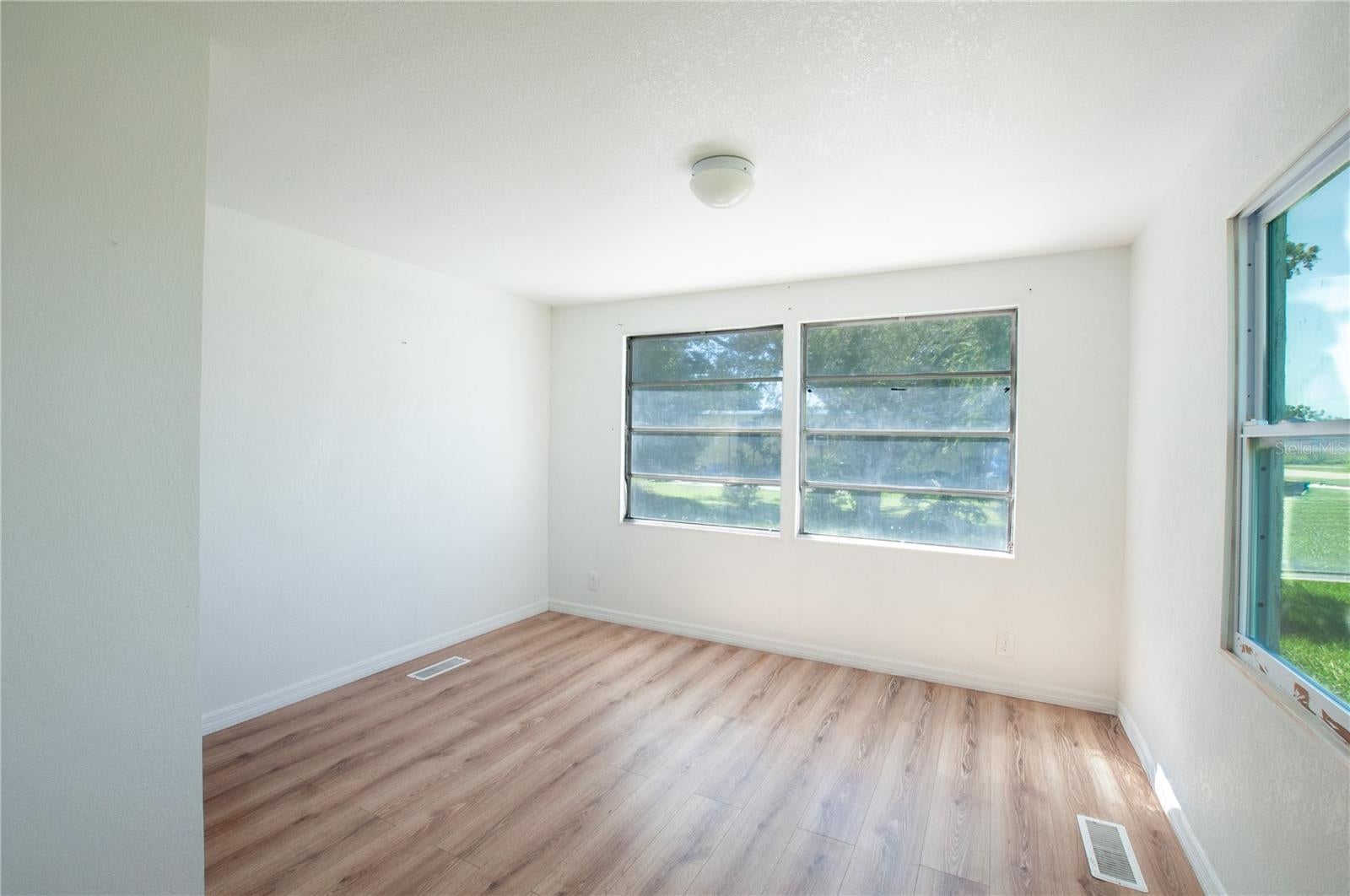 AIRPORT ESTATES - Residential