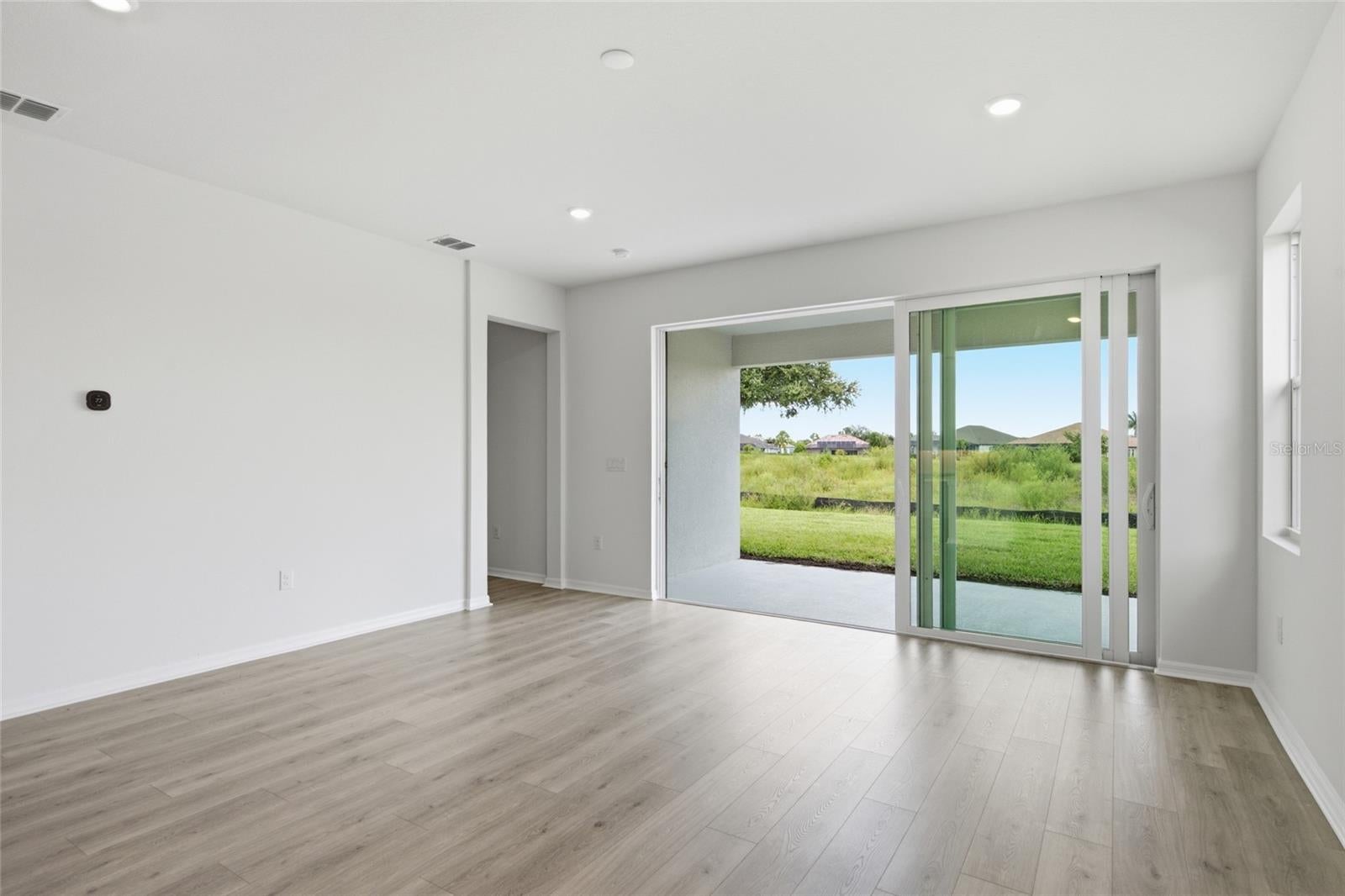 RIVER HALL COUNTRY CLUB - Residential