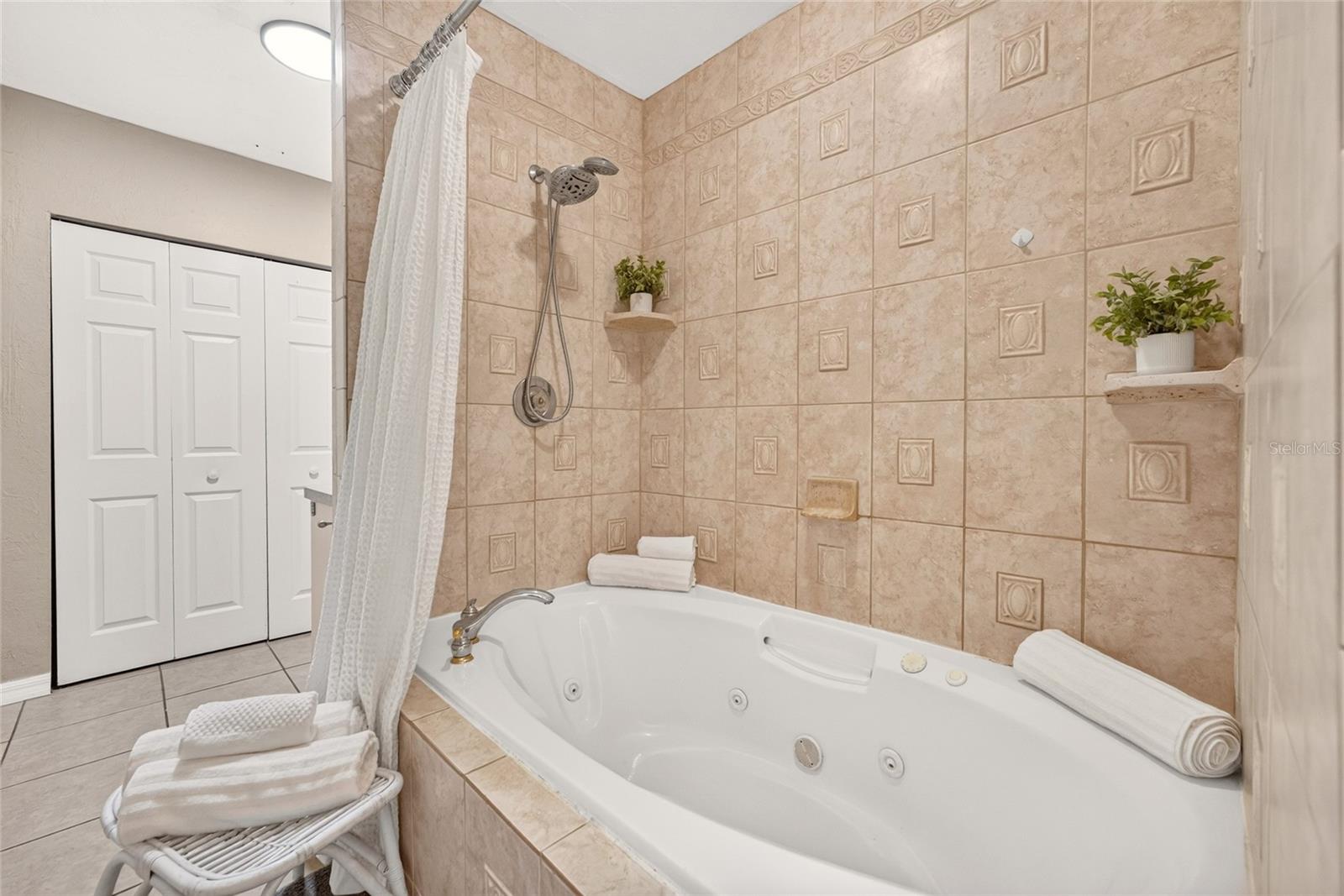 WILLISTON HIGHLANDS GOLF & COUNTRY CLUB - Residential