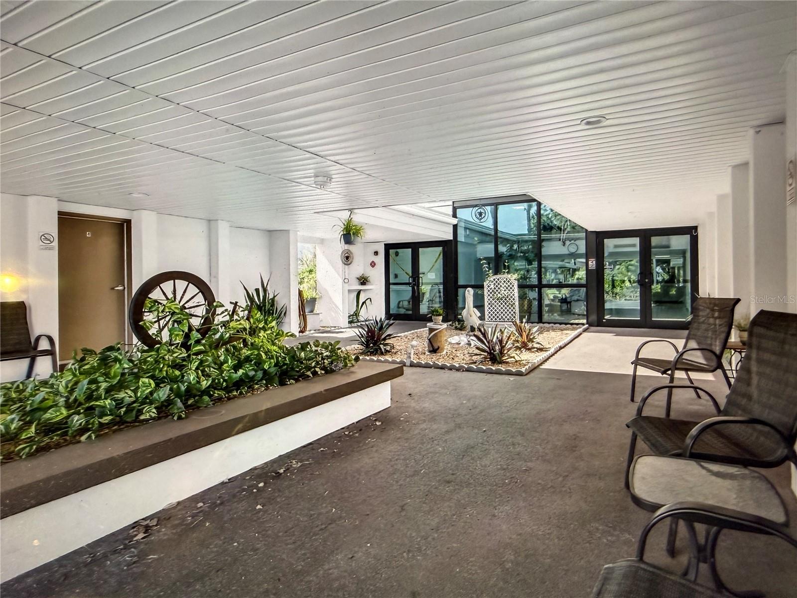 CAMBRIDGE HOUSE - Residential