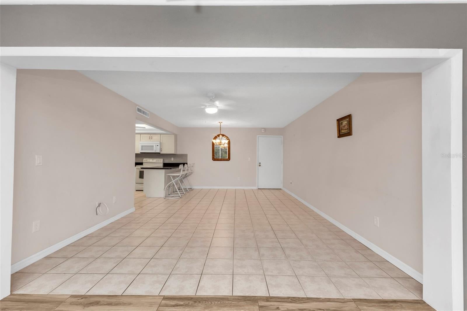 CAMBRIDGE HOUSE - Residential
